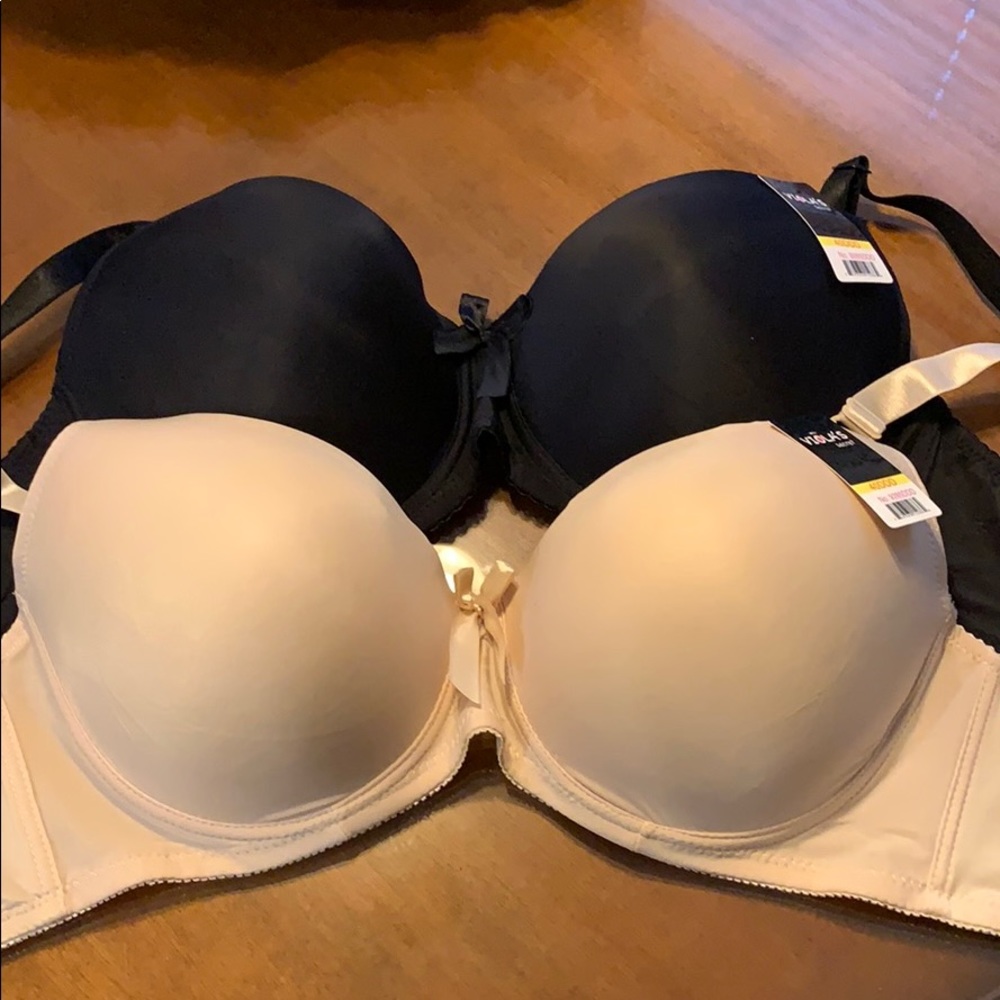 2 Viola’s Secret Bras 40DDD